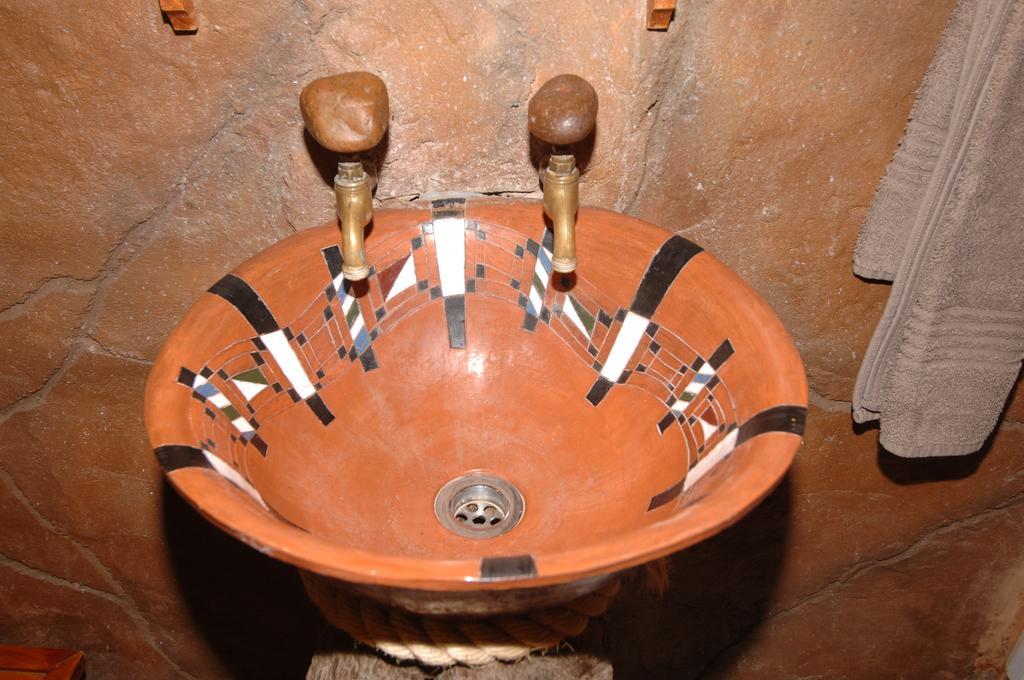 Kaia Tani Exclusive Guesthouse بهالابوروا الغرفة الصورة